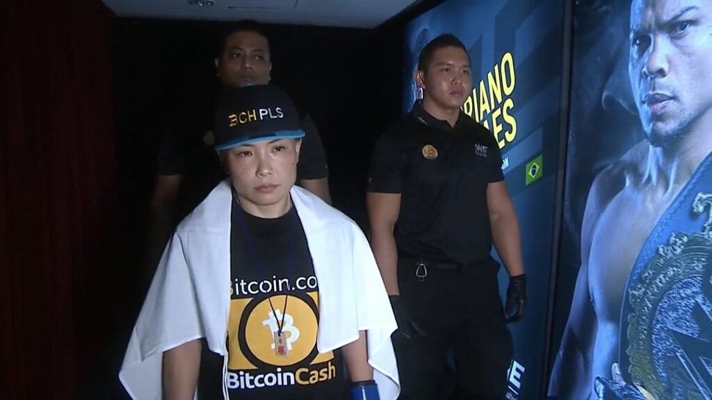 Роджер Вер и Bitcoin Cash спонсируют бойца MMA Мэй Ямагучи. Она проиграла первый бой