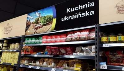 В польских супермаркетах появились полки с украинскими товарами