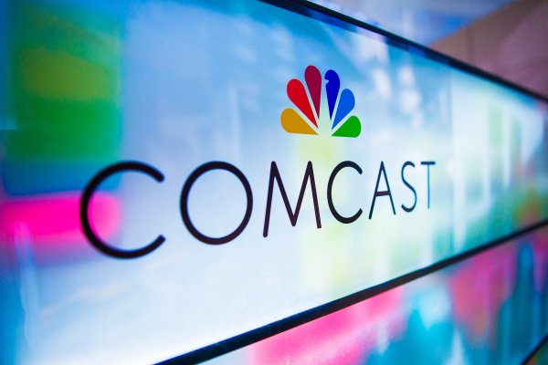 Comcast за $31 млрд планирует купить Sky