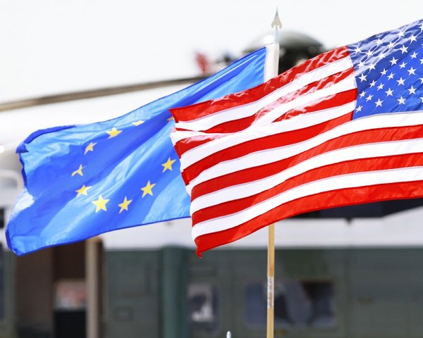 Еврокомиссия хочет принять торговые меры против США