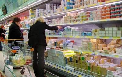 На продукты украинцы тратят больше половины дохода, – Госстат